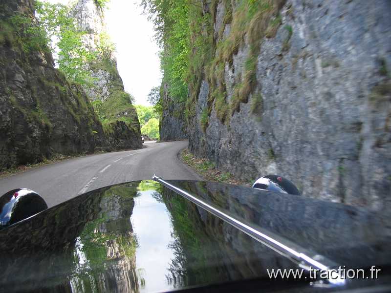 2011_CVAAM_35ans_16_Grotte (1).JPG - 35 Ans du CVAAM, sortie dans le Doubs et le Jura, du 26 Avril au 1er Mai 2011, en route vers Les Grottes des Moidons